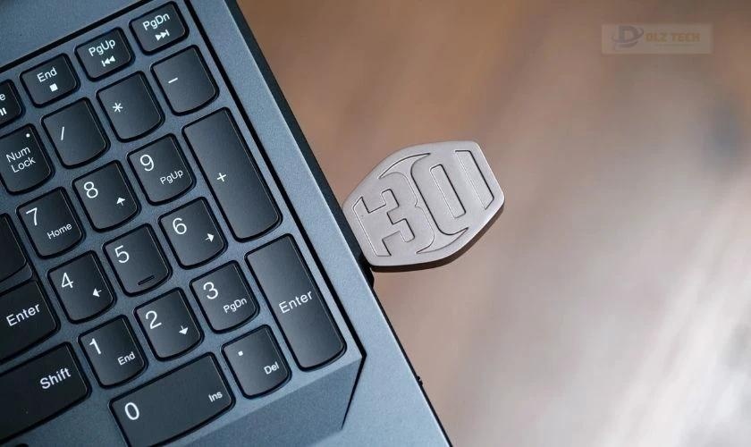 Cần chuẩn bị những gì khi cài Win 11 bằng USB