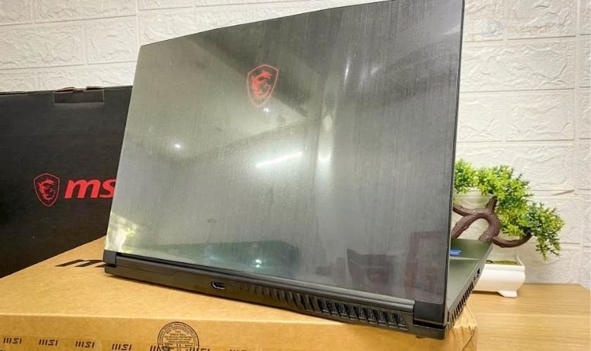 MSI Gaming GF63 Thin 11UD i7