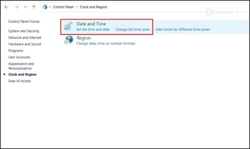 Chọn Date and Time trong cửa sổ Clock and Region