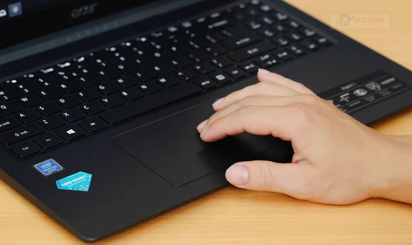 Kiểm tra bàn phím và touchpad