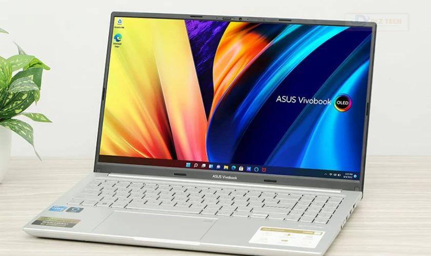 Màn hình laptop cho sinh viên kỹ thuật