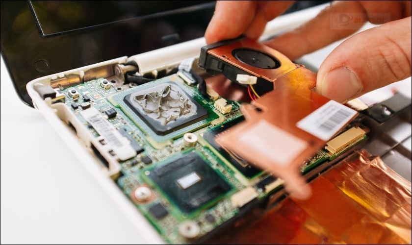 Laptop cũ cho sinh viên truyền thông đa phương tiện