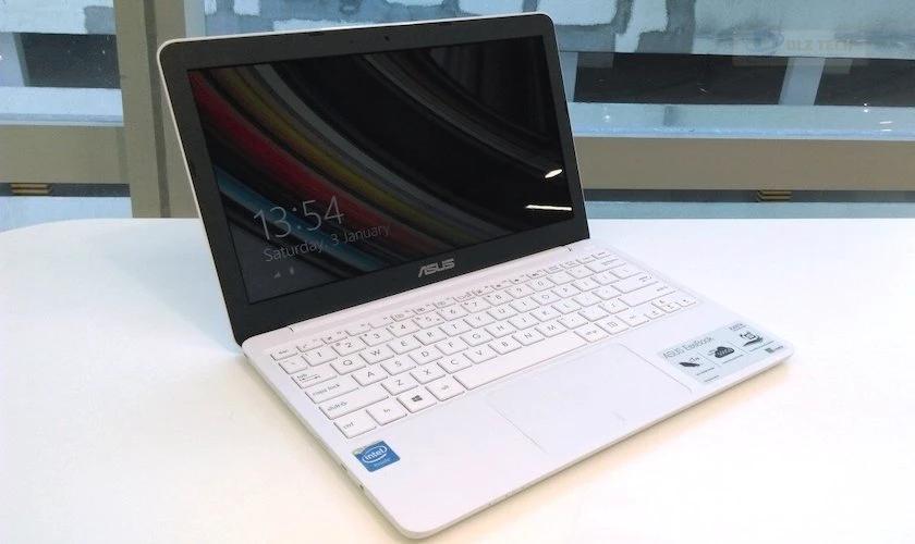 Có nên mua laptop giá rẻ cho sinh viên dưới 5 triệu