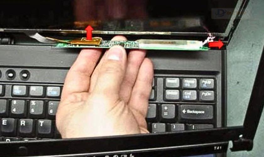 Cao áp màn hình bị hỏng làm laptop không lên màn hình