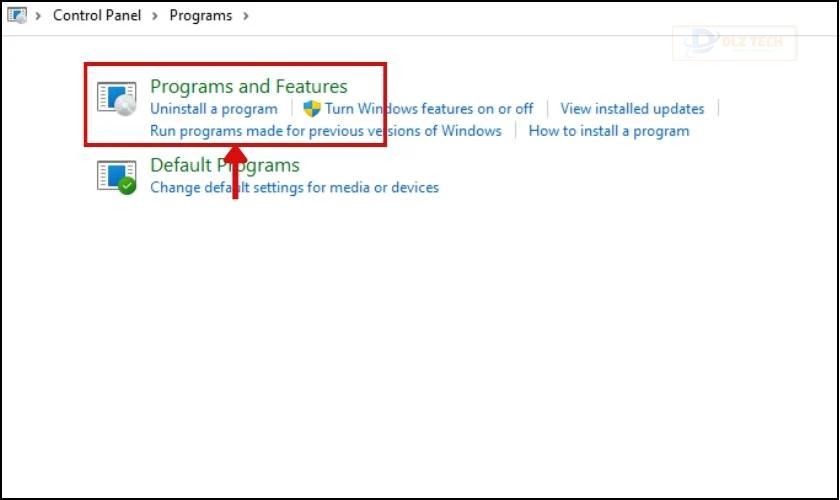 Vào Programs and Features để gỡ phần mềm