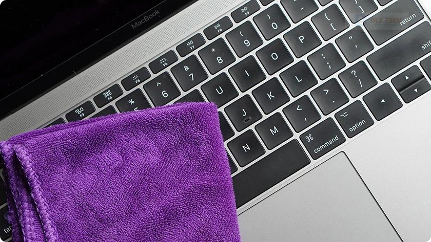 Xử lý Macbook Air / Pro bị đổ nước, vào nước, dính nước