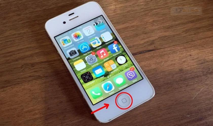 Thoát ra, vào lại Facebook trên iPhone khi gặp lỗi tìm nạp dữ liệu