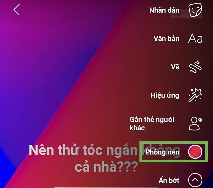 cách đặt câu hỏi trên story facebook bằng nhấn vào biểu tượng Nhãn dán ở trên cùng