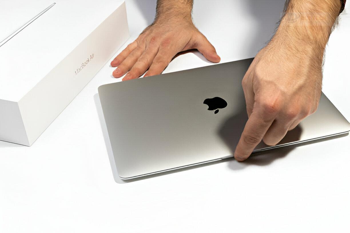 Sửa lỗi màn hình MacBook Air, Pro không lên ở đâu uy tín?