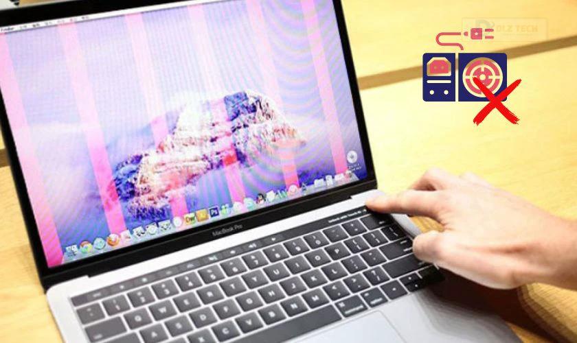Khi Card màn hình gặp sự cố, Macbook sẽ có các hiện tượng sọc nhiễu