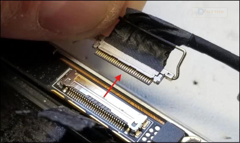 Dây cáp giữa Mainboard và màn hình lỏng