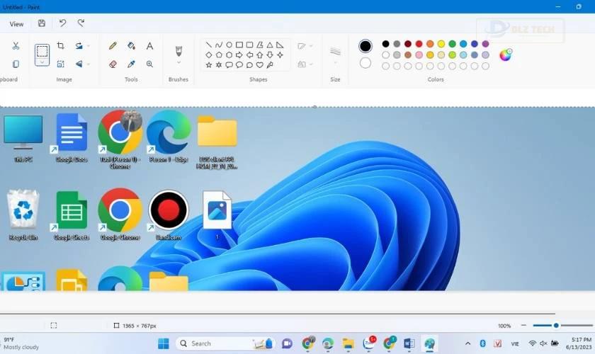 Cách kiểm tra màn hình bị đốm trắng bằng Paint