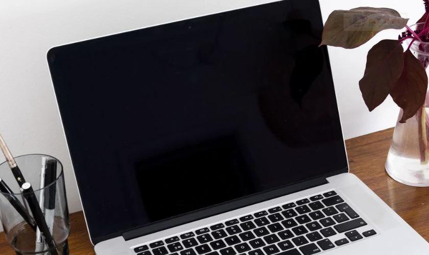 Biểu hiện nhận thấy laptop không lên nguồn