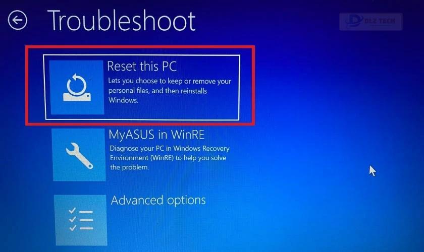 Chọn vào Reset this PC
