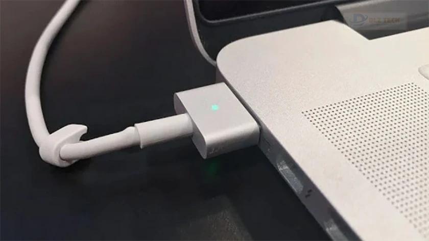 Vì sao cục sạc macbook không sáng đèn
