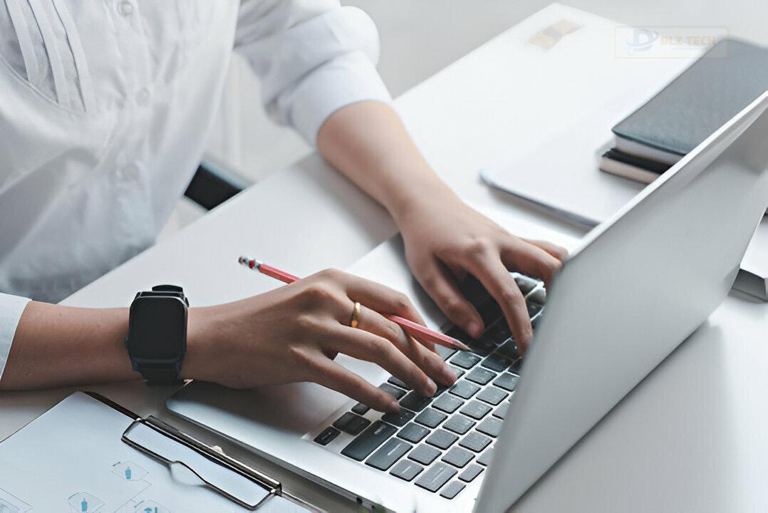 Cửa hàng thay thế main laptop chính hãng tại Quận 4