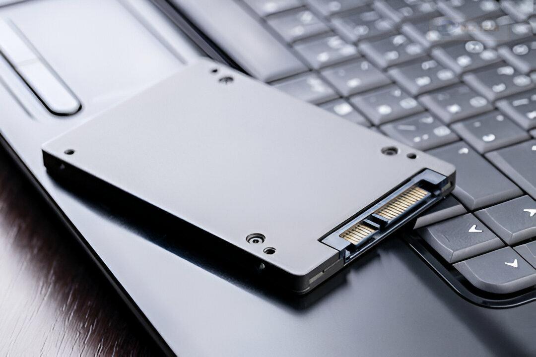 Cửa hàng Dlz Tech chuyên thay thế ổ cứng chính hãng