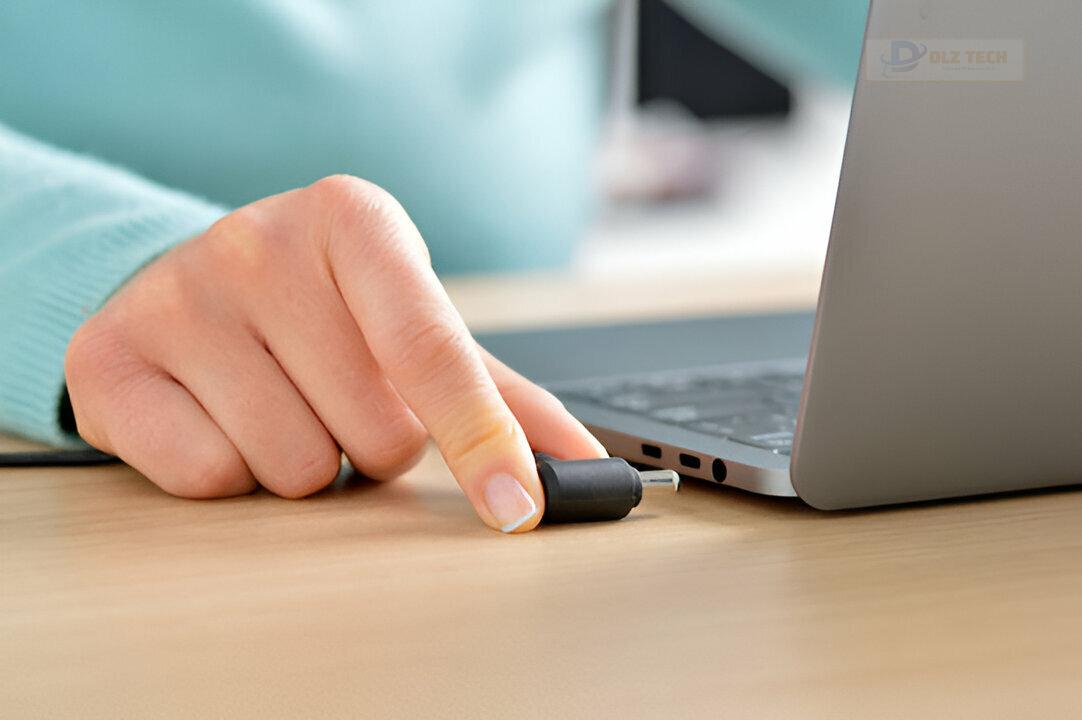 Hình 1: Cửa hàng thay pin Macbook chính hãng tại quận Tân Phú.