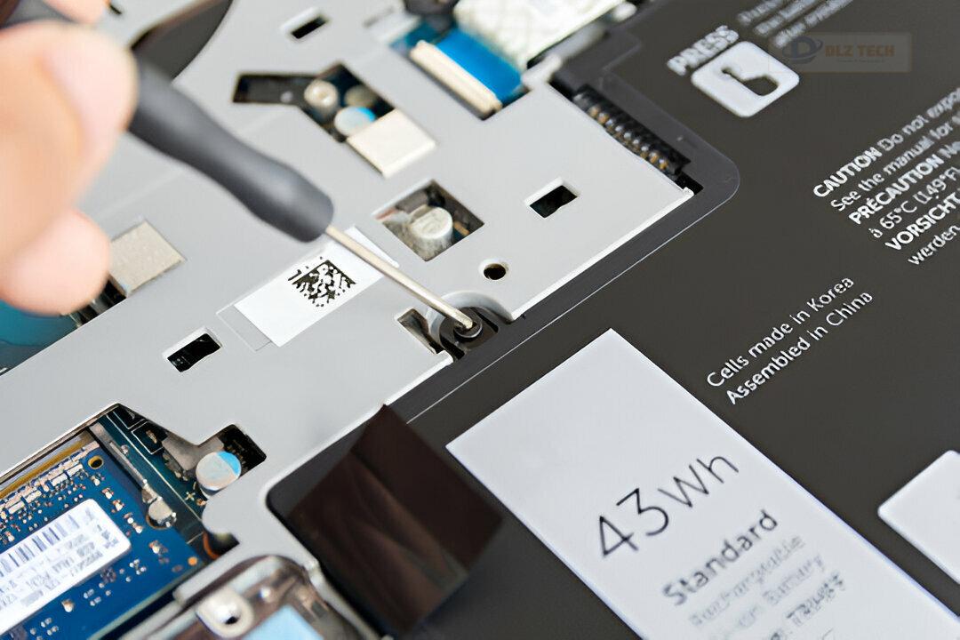 Kỹ thuật viên tại cửa hàng Dlz Tech Vũng Tàu