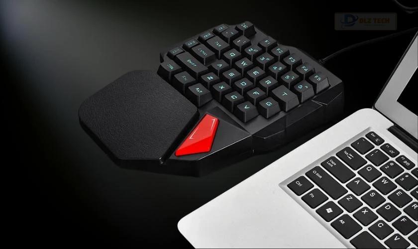 Bàn phím cơ một tay Aturos K108