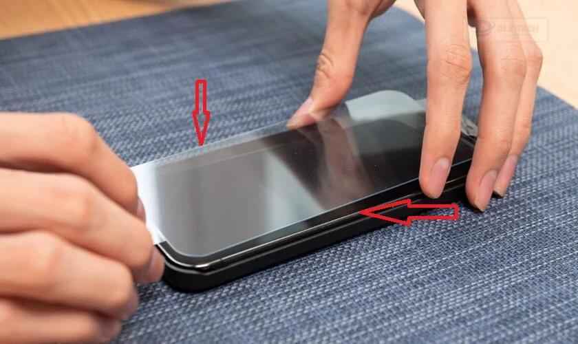 Thay thế hoặc gỡ bỏ miếng dán màn hình cho iPhone