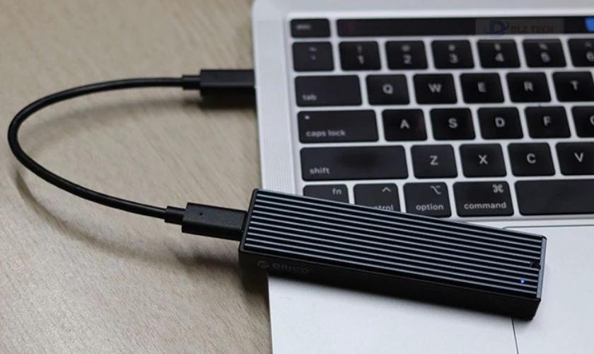 Kết nối cáp USB từ box với máy tính