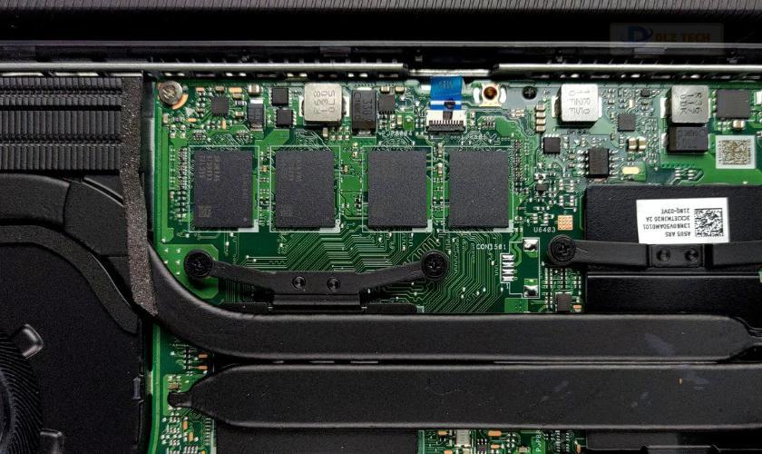 So sánh khả năng sử dụng SRAM và DRAM