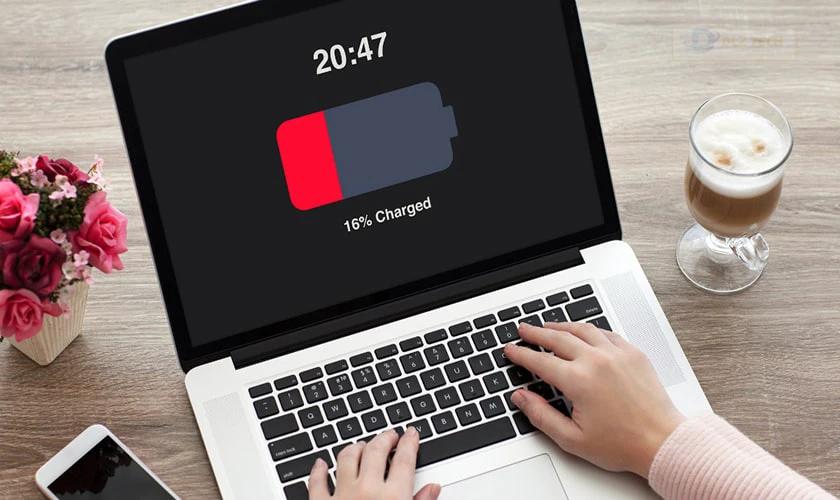 Lý do nên kiểm tra pin và số lần sạc của laptop