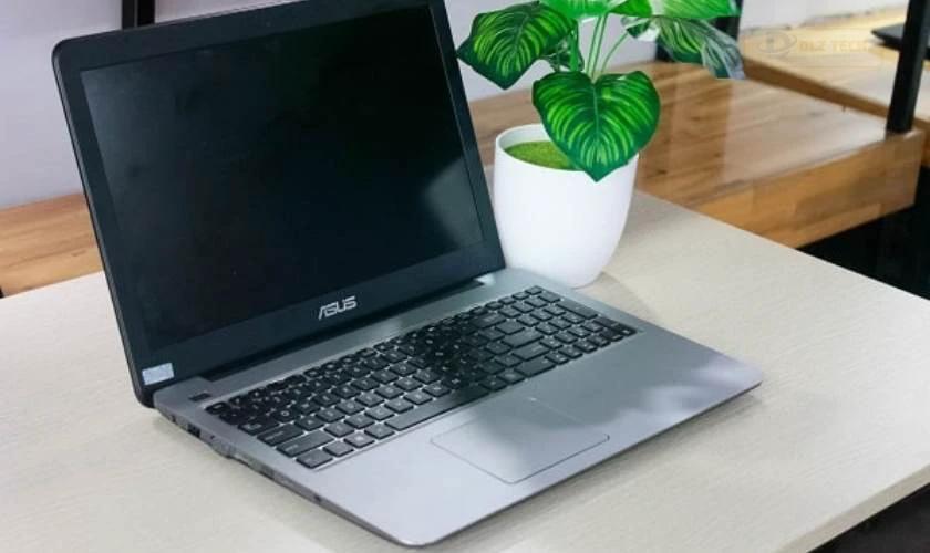 Laptop có ổ đĩa CD Asus