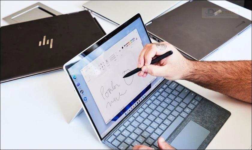 Nguyên lý hoạt động của laptop màn hình cảm ứng là gì?