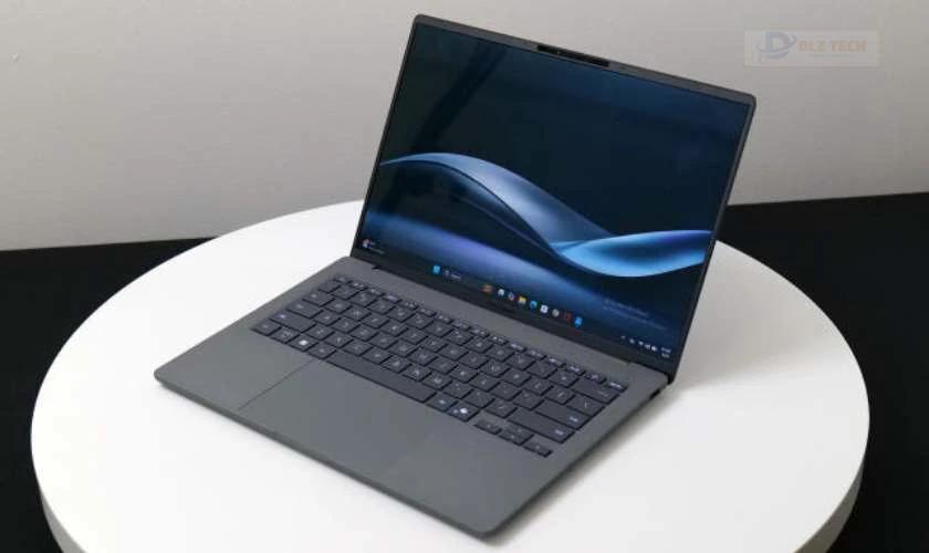 Laptop nhẹ nhất thế giới 2025 phù hợp với đối tượng nào