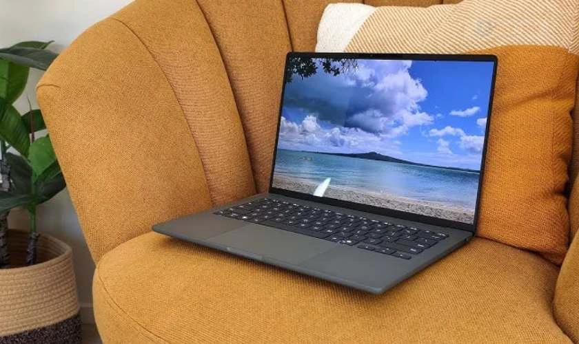 Lưu ý khi sử dụng Laptop nhẹ nhất thế giới 2025