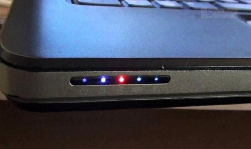Kiểm tra đèn led trên máy tính
