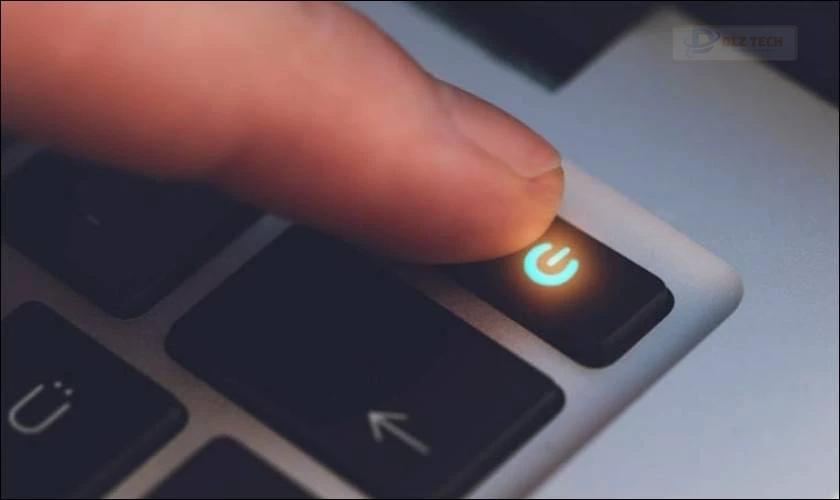 Xả tĩnh điện trên Laptop