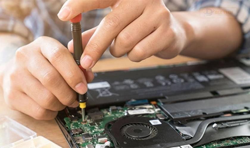 Có thể tự khắc phục màn hình đốm tại nhà được không?