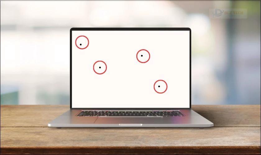 Lỗi màn hình MacBook bị chấm đen là gì?