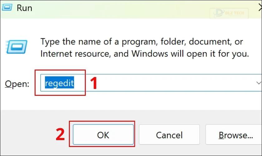 Mở Windows Registry bằng cách nhấn tổ hợp phím Windows + R