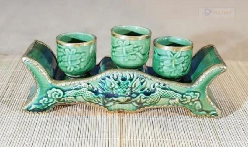 Nước cúng Thần Tài xong có thể giữ lại hoặc tưới cây