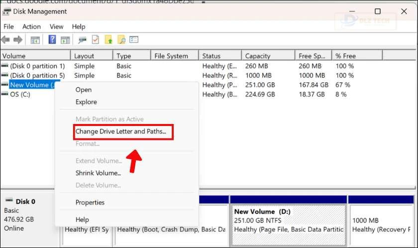 Click chuột phải vào ổ cứng bạn muốn hiển thị. Chọn Change Drive Letter and Paths