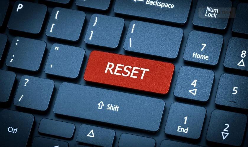 Khởi động lại laptop