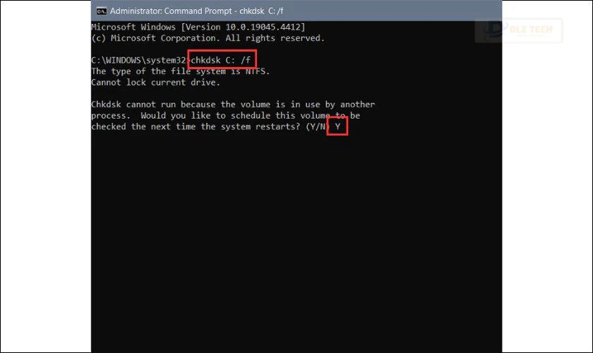 Tại cửa sổ của Command Prompt, nhập từ bàn phím chkdsk C: /f sau cụm C:\Windows\system32>