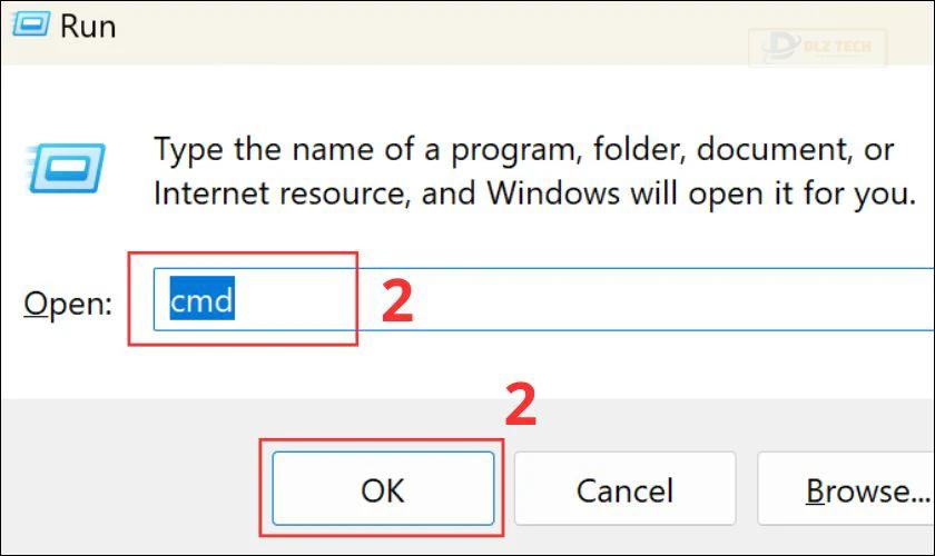 Nhấn phím tắt Windows + R rồi nhập cmd và nhấn OK