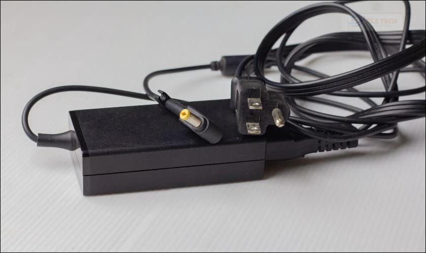 Khắc phục lỗi sạc laptop không vào do bộ sạc có vấn đề