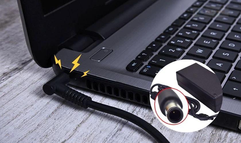 Vì sao nên thay chân sạc laptop Dell?