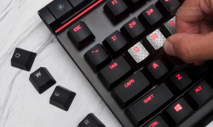Làm khô và lắp keycap
