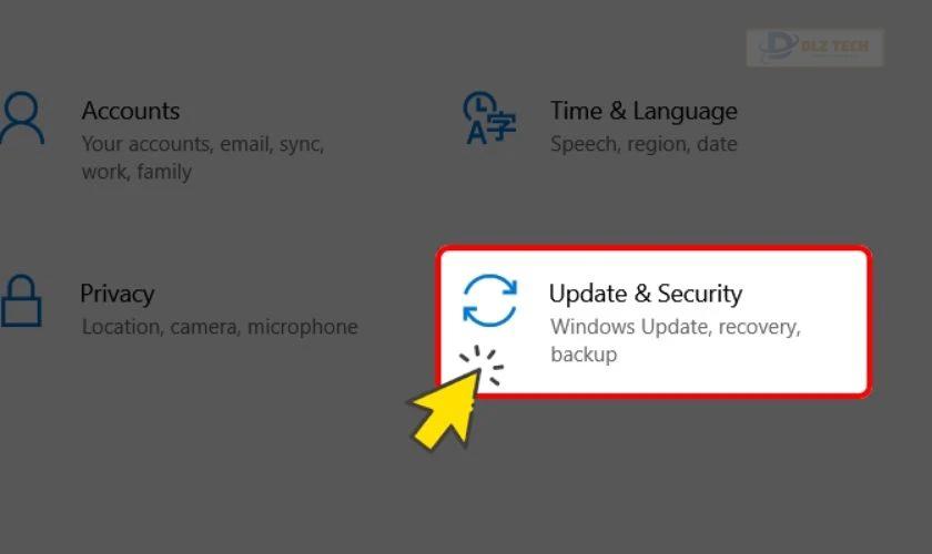 Tại cửa sổ Settings, bạn hãy nhấn chọn Update & Security