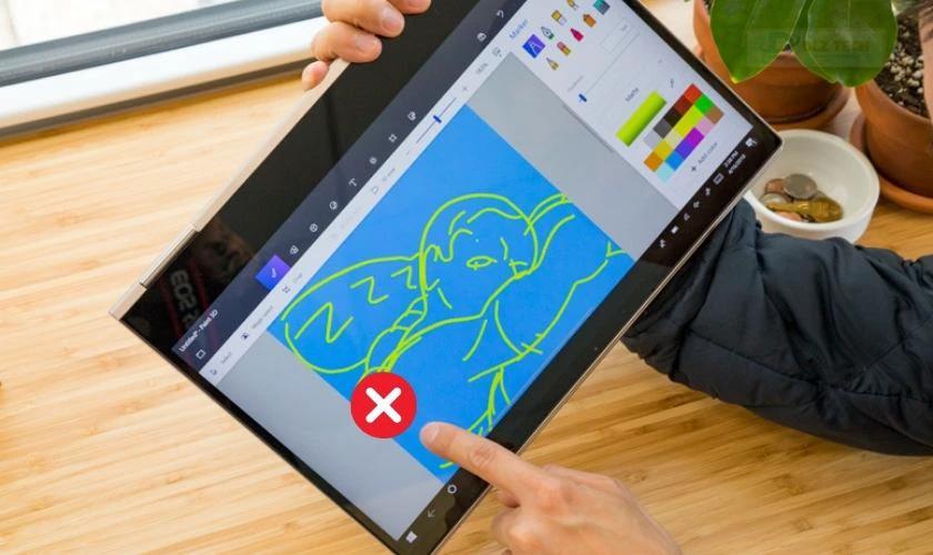 Lỗi màn hình laptop bị loạn cảm ứng