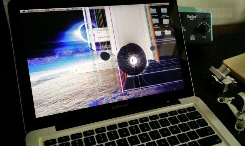 Lỗi màn hình laptop bị vỡ