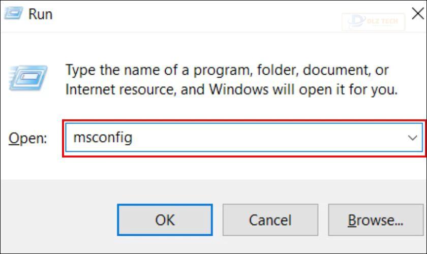 Nhấn tổ hợp phím Windows + R, nhập dòng chữ msconfig và nhấn Enter