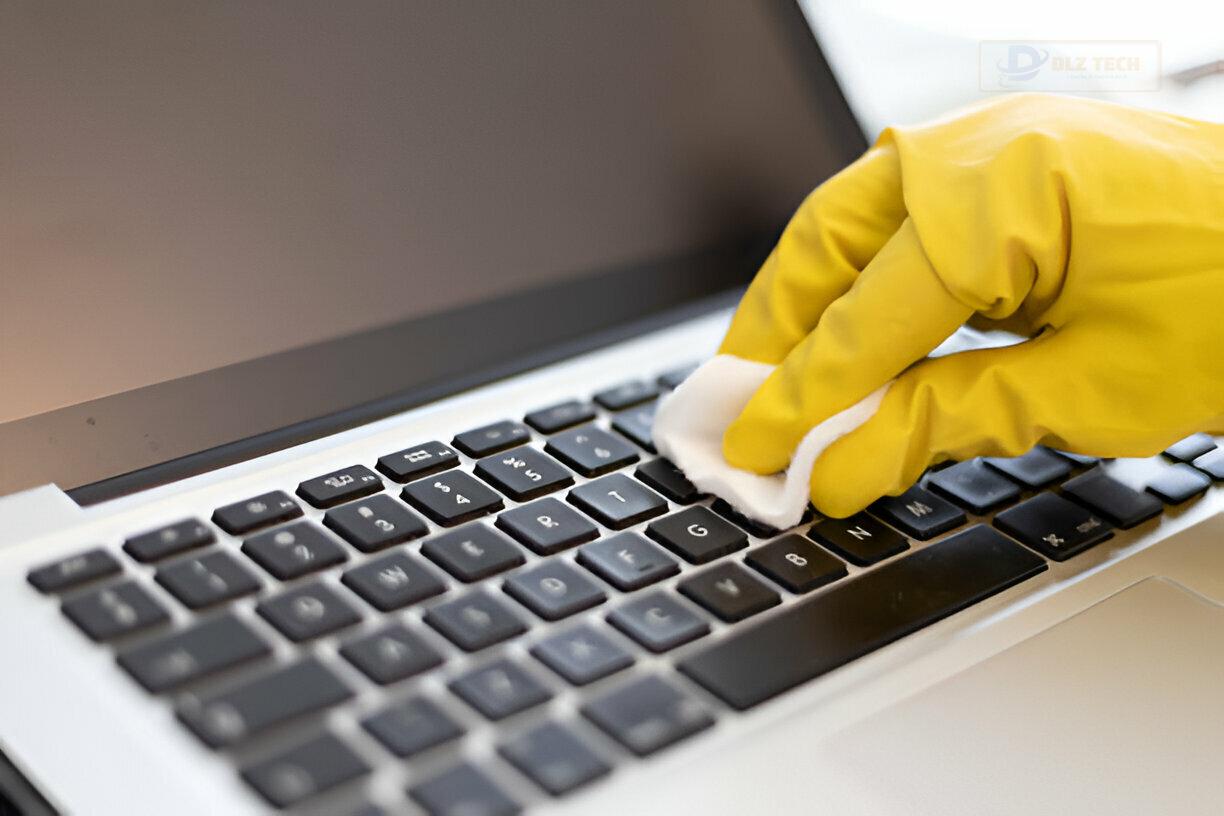 Quy trình vệ sinh laptop chuyên nghiệp tại Dlz Tech